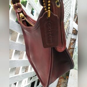 COACH Vintage USA Brown Janice 9950 Zip Top Purse Shoulder Bag.